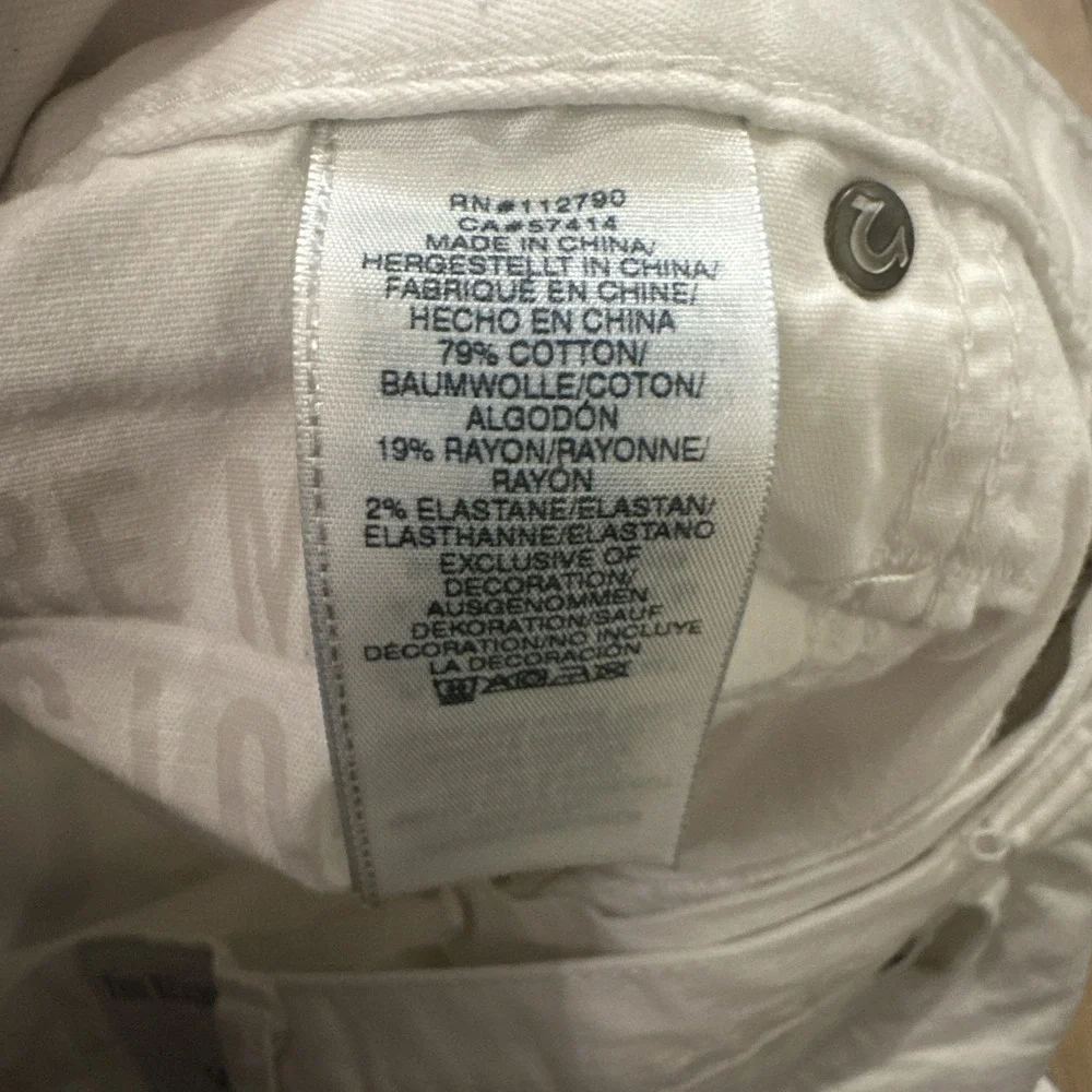 True Religion Ricky Relaxed Shorts Men's 42 White Denim Patch Raw Hem Streetwear
